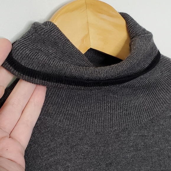 EUC Gerard Darel Designer Cozy & Soft Gray Turtleneck Sweater Size 2 Medium - Picture 5 of 10